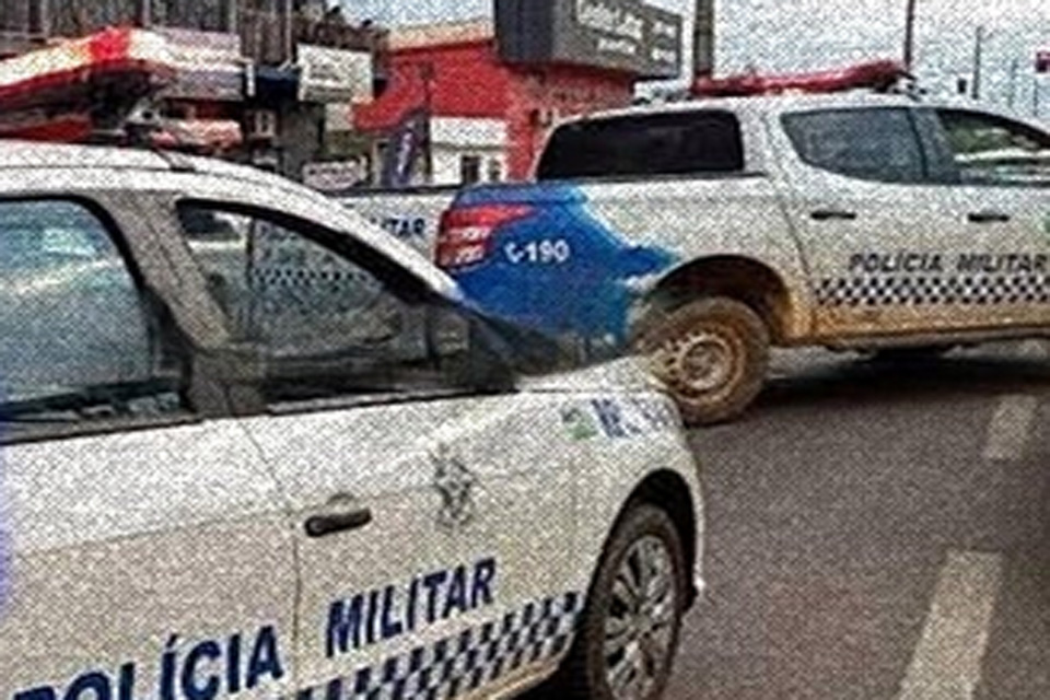 PM troca tiros com bandidos após tentativa de roubo em órgão público