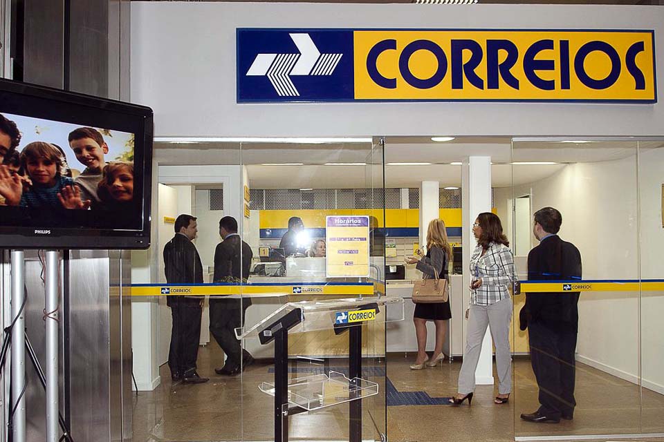 Correios levam amostras de coronavírus para estudos em universidades