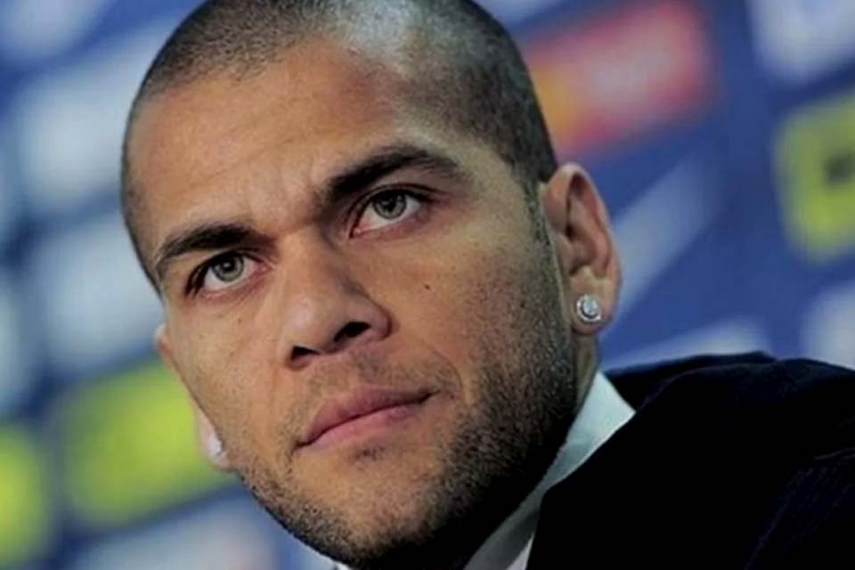 Juíza convoca Daniel Alves para ir a tribunal, diz jornal espanhol