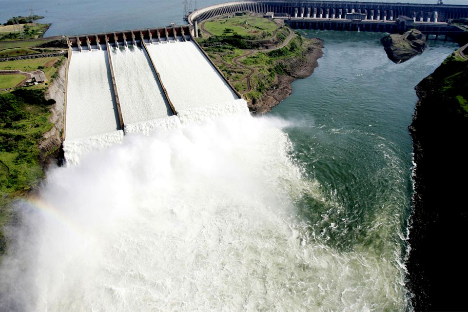 Estudo relaciona mortandade de peixes a operações de hidrelétricas