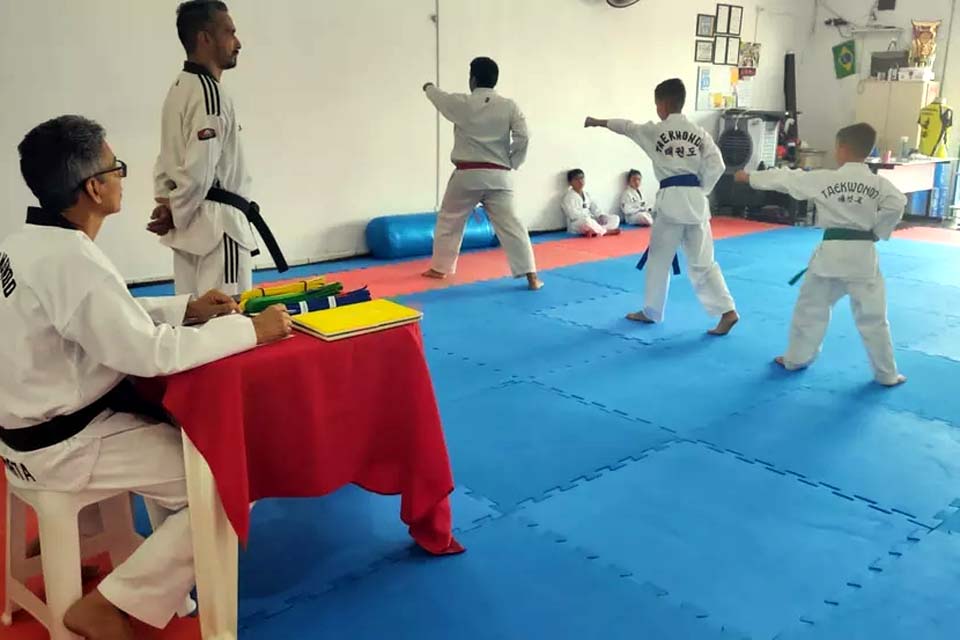 Lutadores de academia de Porto Velho se preparam para a Copa Norte de Taekwondo no Acre