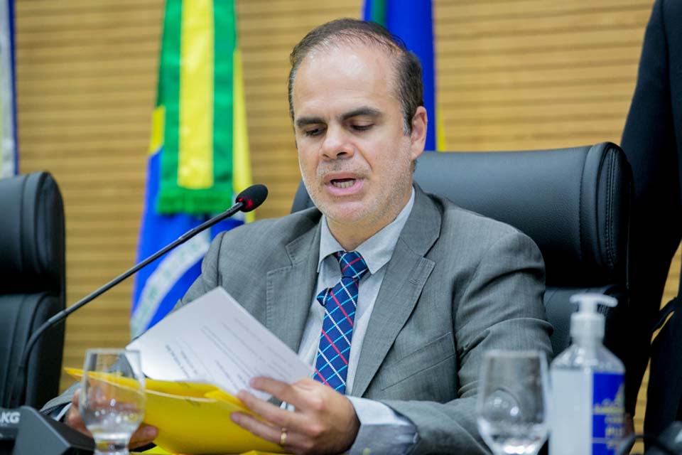 Lei de autoria do deputado Alan Queiroz que garante assistência para gestantes e mães na saúde pública é aprovada