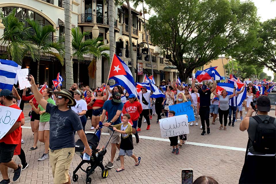 Cuba sairá da 'situação complexa', afirma presidente cubano no aniversário de protestos