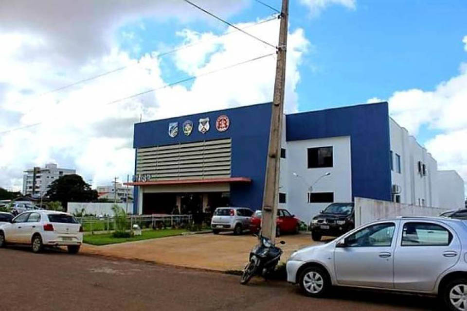 Golpista de Cuiabá é preso em Vilhena, depois de comprar três vezes em posto de combustíveis e pagar com cheques “fake”