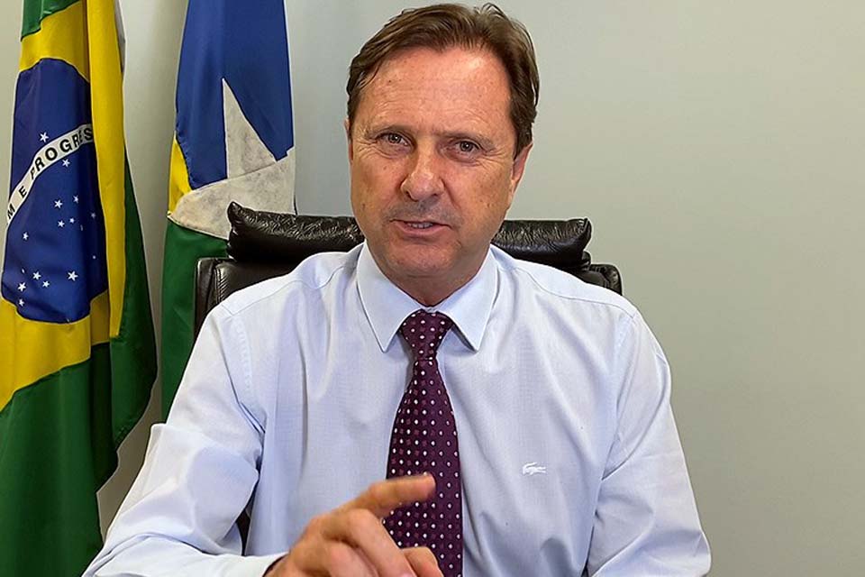 Senador Acir Gurgacz destina maquinário para prefeitura de Rolim de Moura por meio de emenda