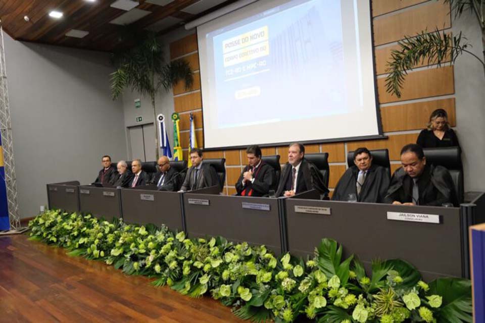 Emoção marca posse dos novos dirigentes do Tribunal de Contas de Rondônia e do Ministério Público de Contas