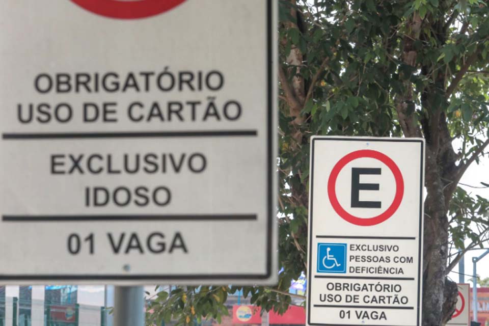 Idosos e pessoas com deficiência (PcD) podem solicitar a emissão de credencial para estacionamento em vagas exclusivas