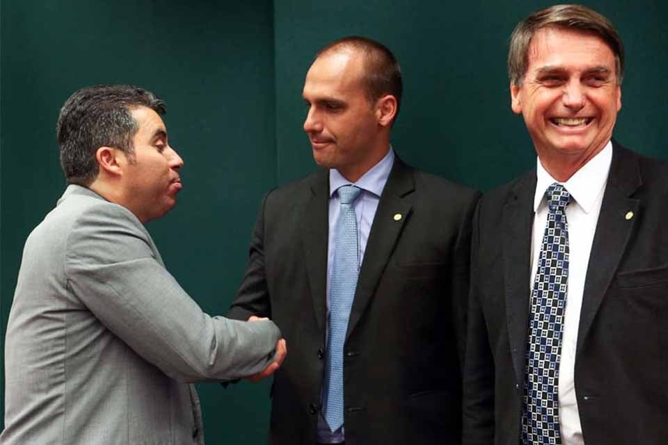 Visando beneficiar Bolsonaro, Marcos Rogério quer desengavetar projeto do “senador vitalício”