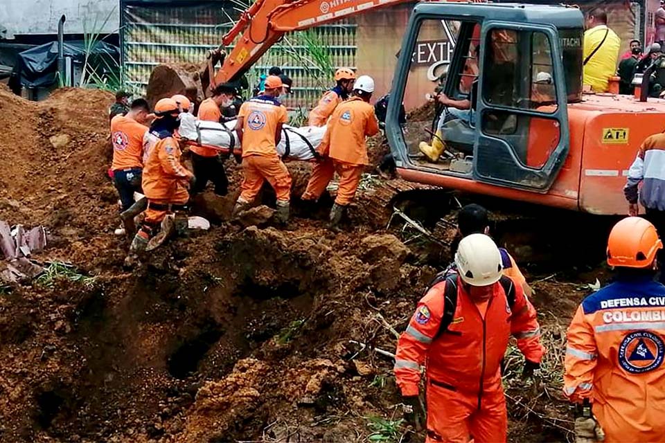 Doze pessoas morrem em deslizamento de terra na Colômbia