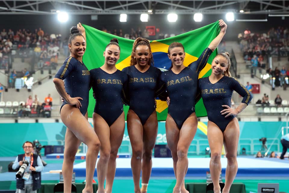 Brasil é prata na disputa por equipes na ginástica artística feminina