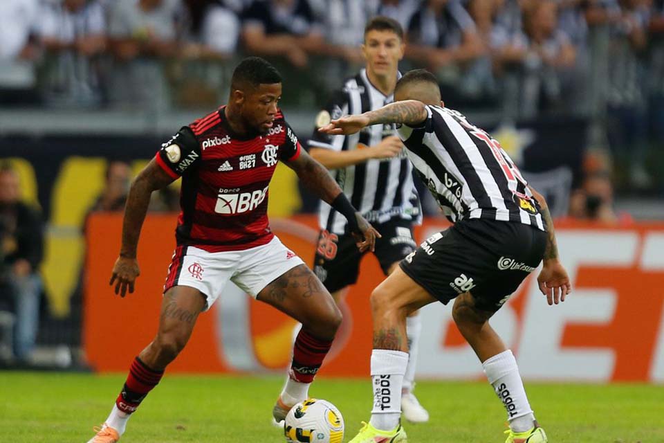 Com time alternativo, Flamengo recebe Atlético-MG pelo Brasileirão