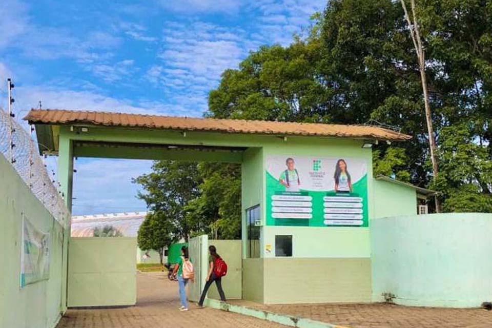 Campus Ji-Paraná seleciona professor substituto na área de Informática