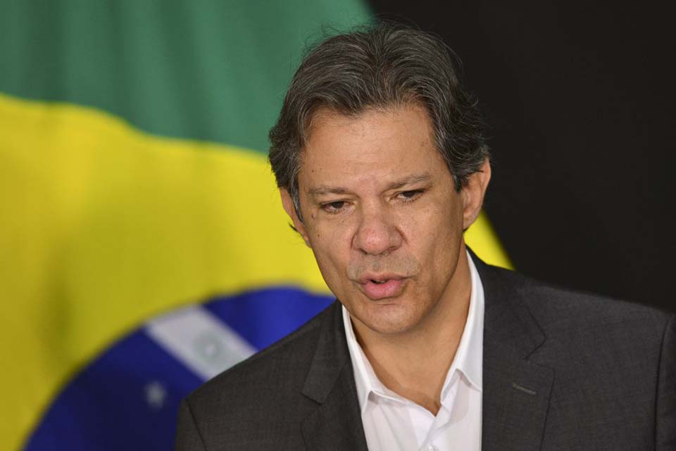 Salário mínimo “vai ser pago normalmente”, diz Haddad