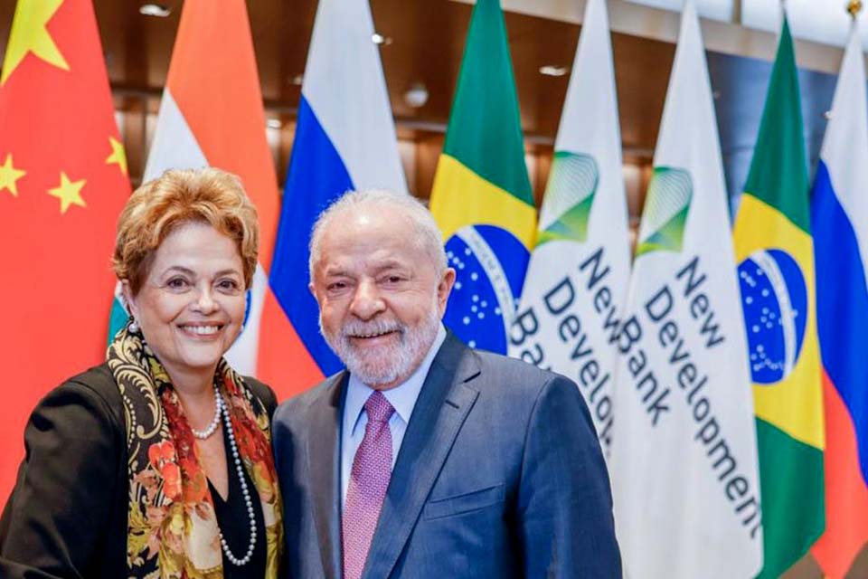 Lula destaca viés social do Banco dos Brics em posse de Dilma Rousseff