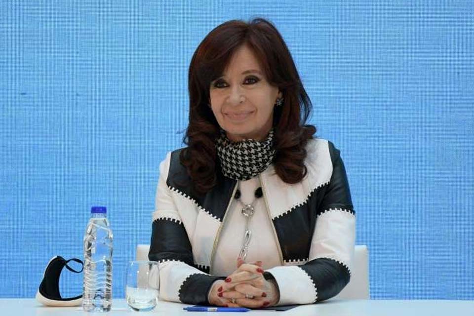 Senado da Argentina transfere três juízes com processos contra vice-presidenta Kirchner