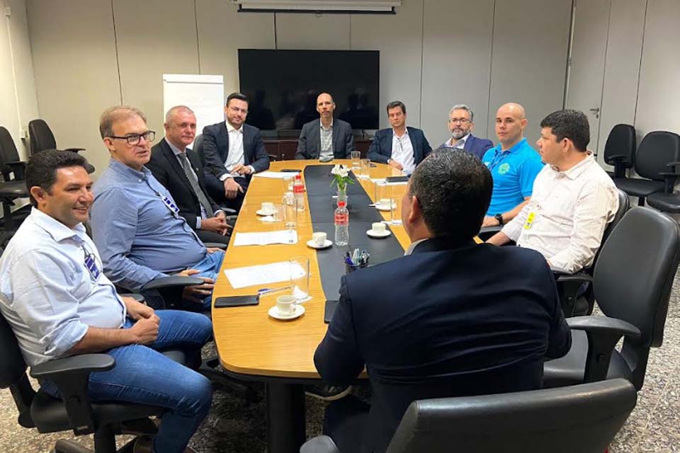 Vice-governador Sérgio Gonçalves recebe representantes da gazin para debater investimentos do grupo em Rondônia