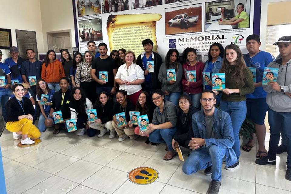 JT de Portas Abertas: Vara do Trabalho de Colorado do Oeste recebe estudantes 