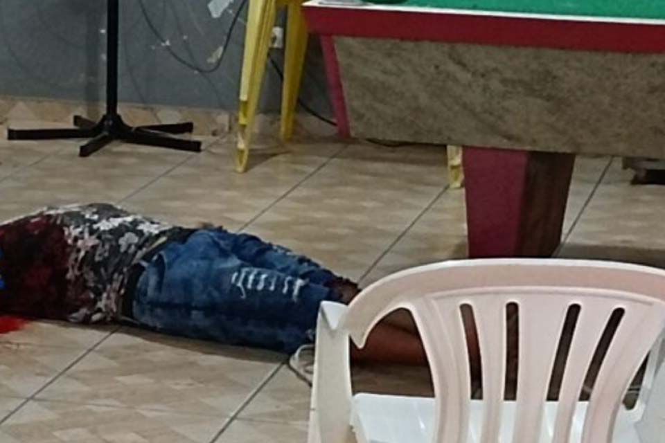 Homem é morto com seis tiros em bar na T-5, em Ji-Paraná