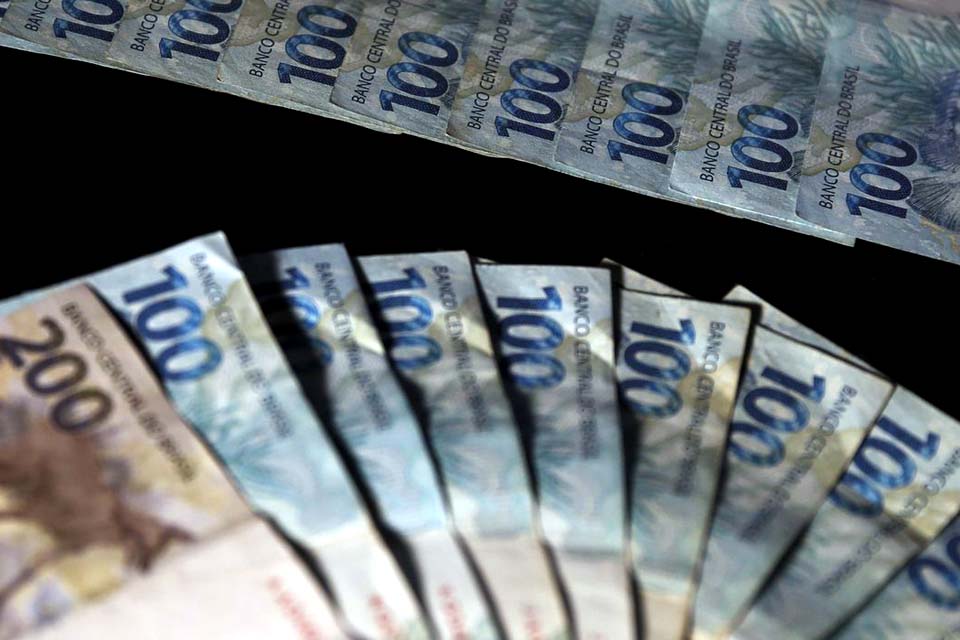 Arrecadação é recorde em abril e maio e chega a R$ 962,5 bi no ano