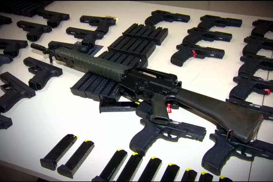 Registros de armas crescem quase 5 vezes com Bolsonaro e chegam a 674 mil