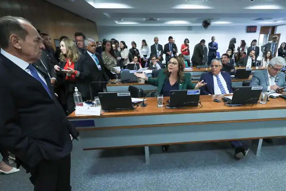 Comissão aprova criação do Programa de Vacinação em Escolas Públicas