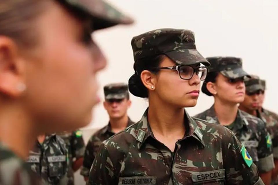 Forças Armadas iniciam alistamento voluntário feminino