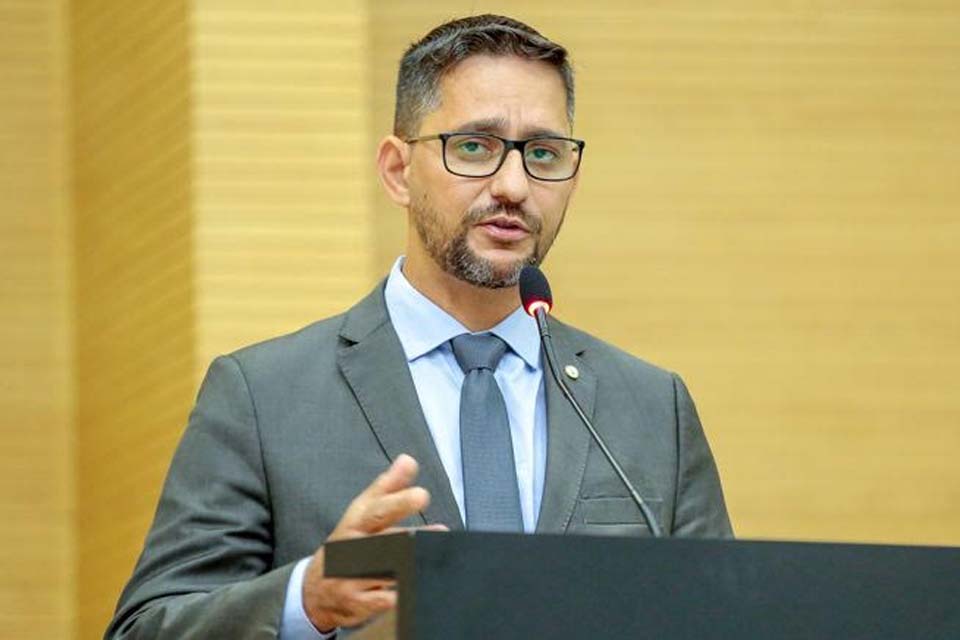 Assembleia Legislativa aprova PEC de autoria do deputado Anderson que reconhece a função de Oficial de Justiça como atividade de risco análogo a dos policiais