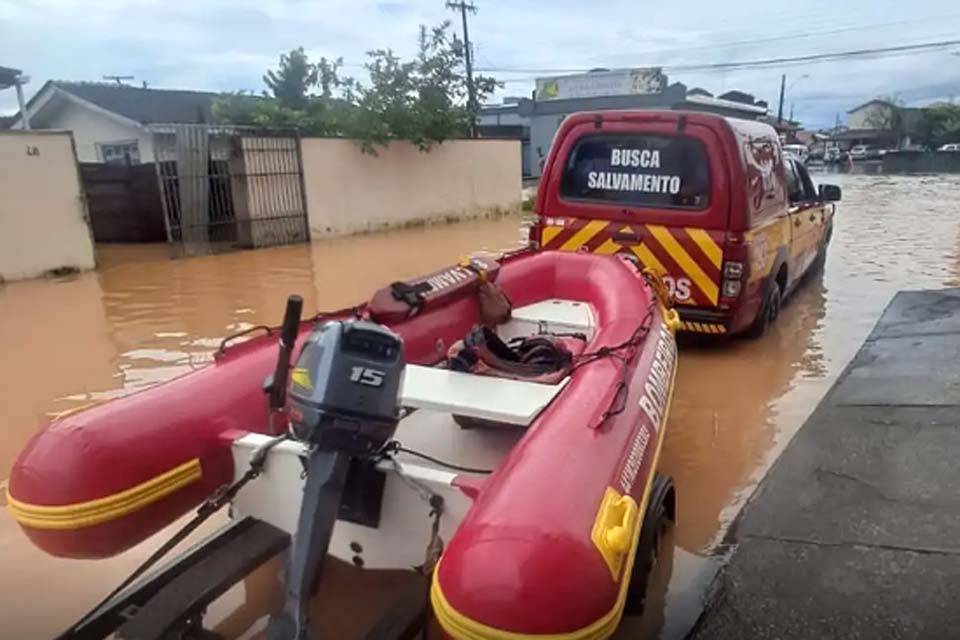 Chuvas deixam 781 desabrigados em Santa Catarina