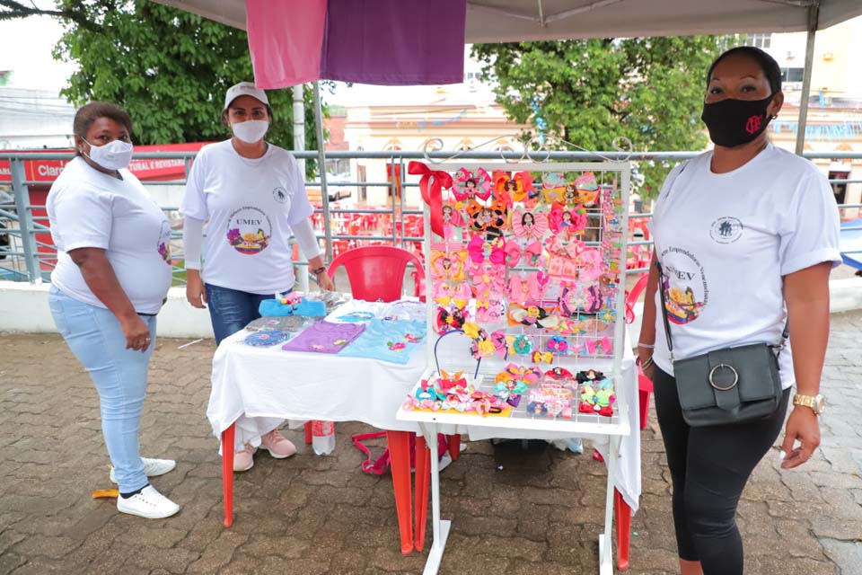 Feira de mulheres venezuelanas é realizada no Mercado Cultural