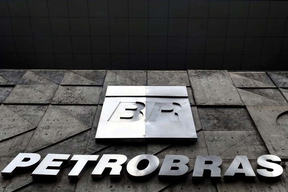 Petrobras assina contrato para venda de quatro campos terrestres