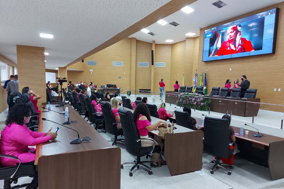 Deputada Cássia Muleta promove abertura da Campanha Outubro Rosa em parceira com o Banco de Lenço de Rondônia