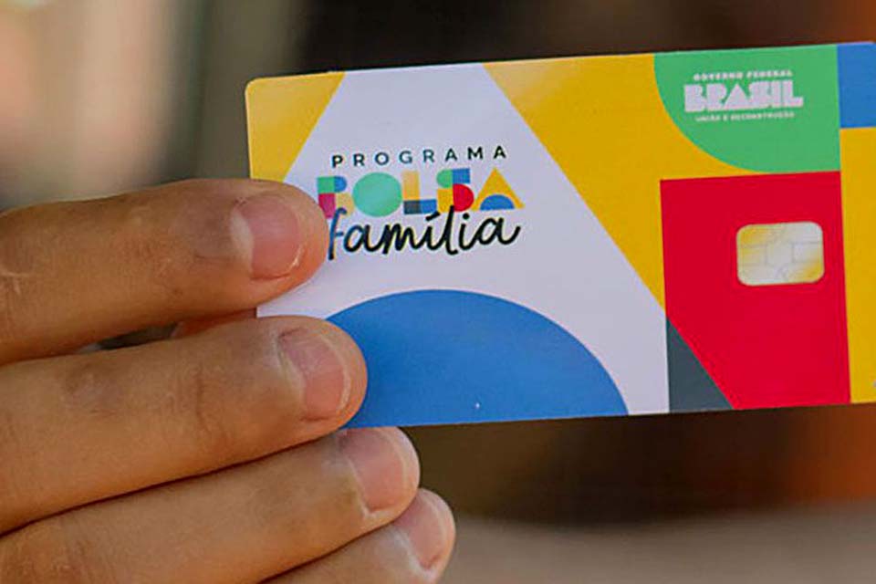 Caixa paga novo Bolsa Família a beneficiários com NIS de final 3