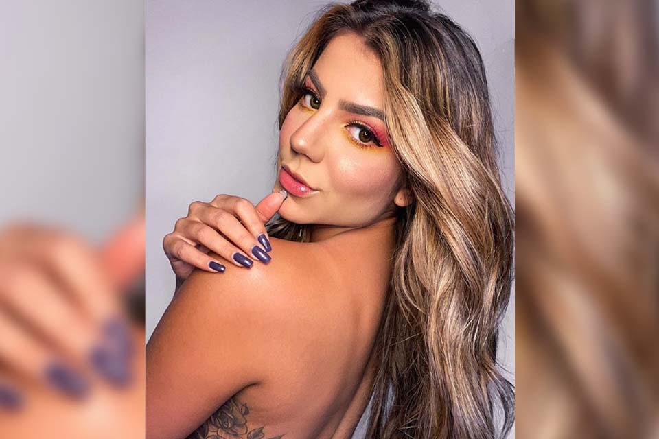 Ex-BBB Hariany posa de topless em clique: “sei que está tarde, mas deu vontade”