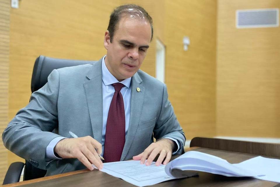 Deputado Alan Queiroz sugere a disponibilizao de internet gratuita nos centros de sade do estado