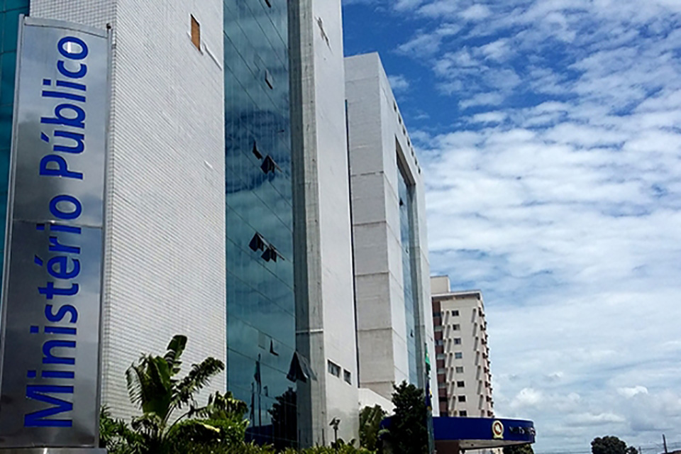 Membros do Ministério Público do Estado de Rondônia acompanham visita a unidade de saúde adquirida pelo Estado para funcionar como Hospital de Campanha