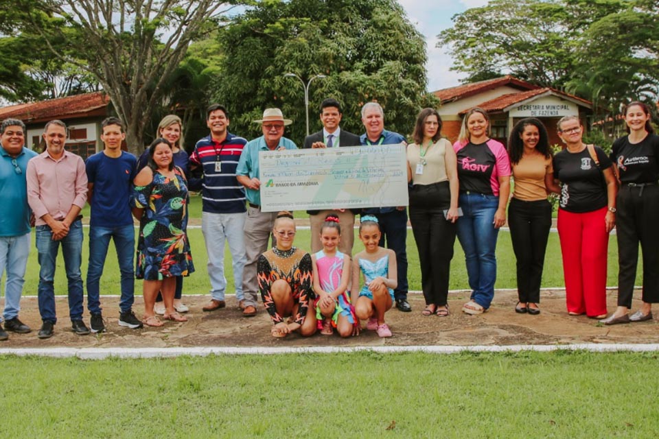 Fundo dos Direitos da Criança e do Adolescente de Vilhena recebe doação do Banco da Amazônia