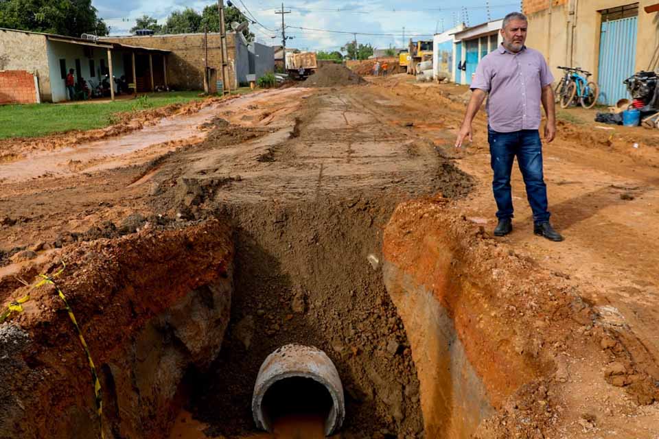 Vereador Fogaça cobra retomada de obras paralisadas do “Tchau Poeira” no bairro Três Marias/Lagoinha