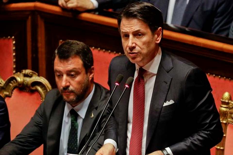Primeiro-ministro renuncia e coloca fim a governo na Itália