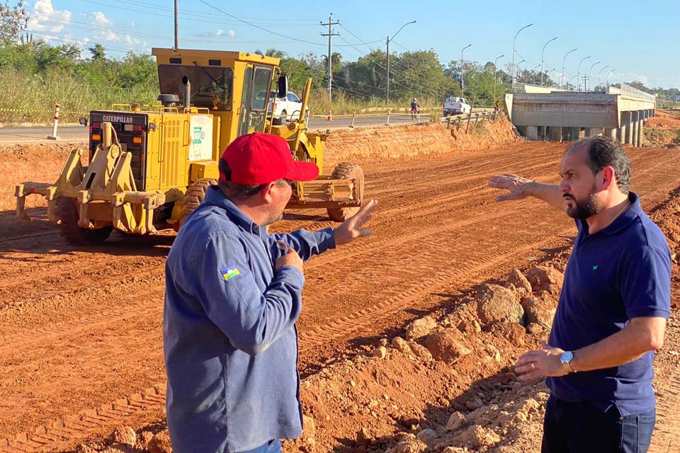 Presidente da ALE-RO, deputado Laerte Gomes fiscaliza obras na ponte sobre o Rio Urupá em Ji-Paraná