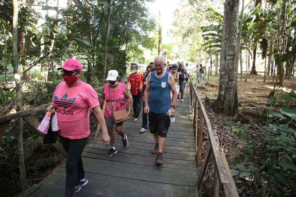 Mães dos projetos Viva Bem e Viver ativo celebram no Parque Natural de Porto Velho