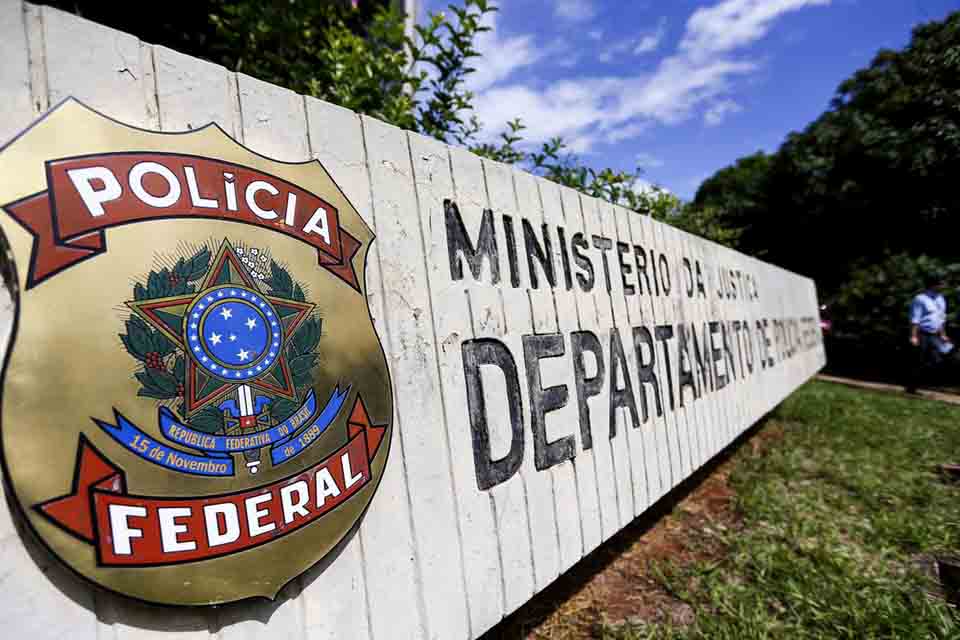 Polícia Federal e Exército combatem, no Rio, fraude na compra de armas