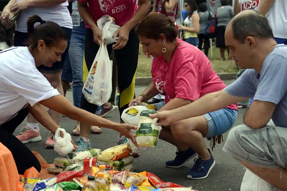 Campanha Natal sem Fome distribui 2 mil toneladas de alimentos em todo o país