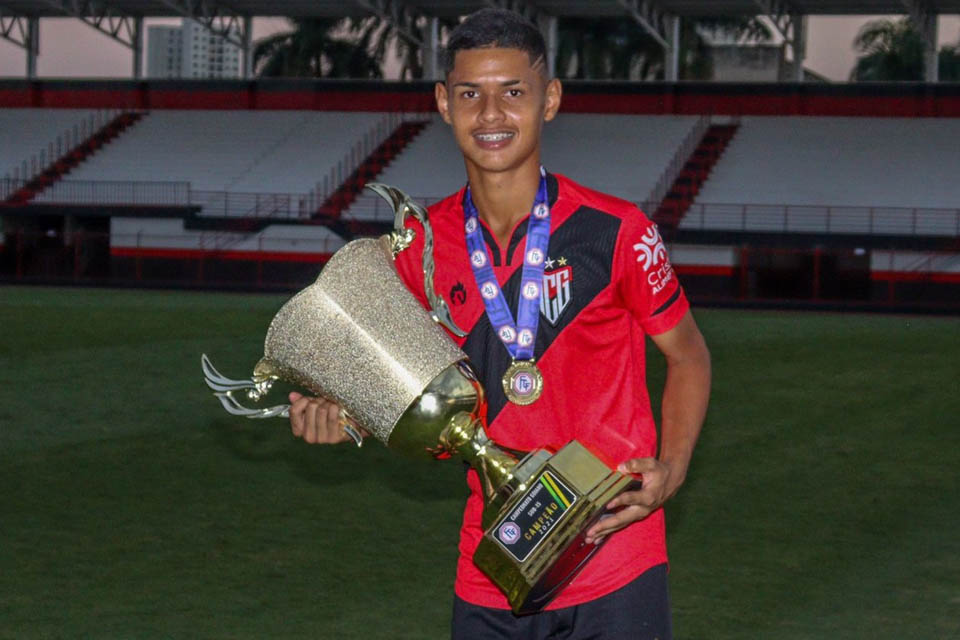 Ex-aluno do Talentos do Futuro é jogador do Atlético Goianiense no elenco sub-15