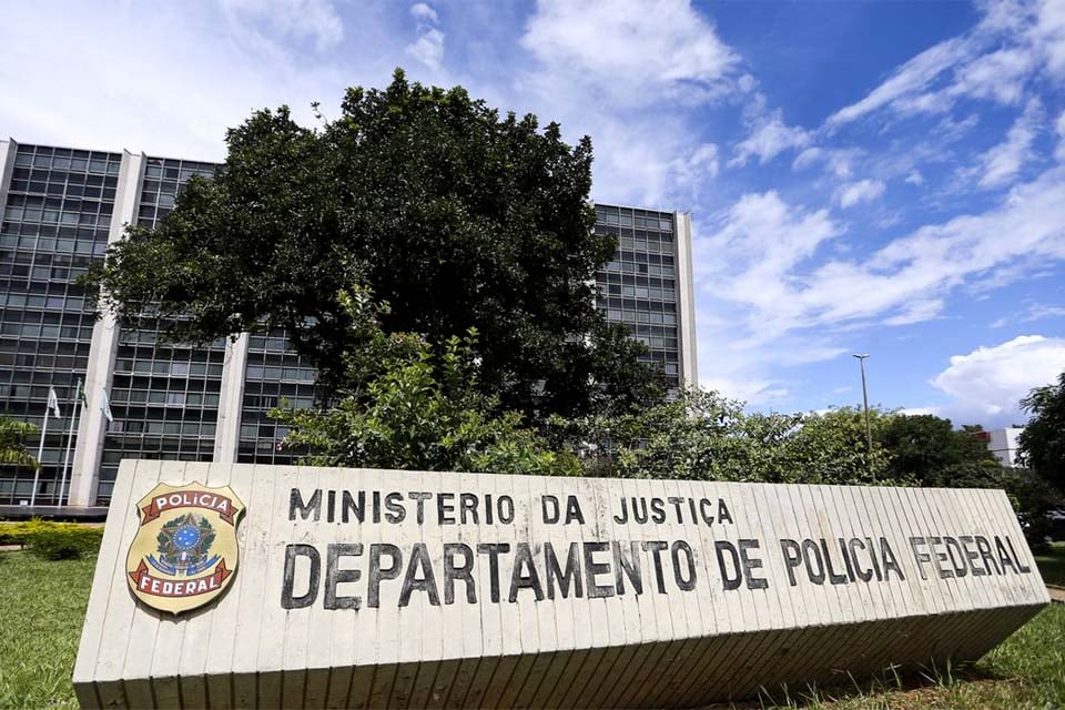 Polícia Federal investiga irregularidades no pagamento de seguro-defeso