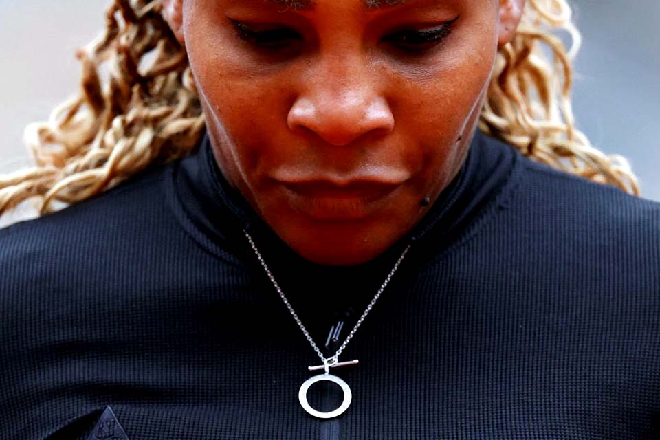 Serena Williams afirma ser desvalorizada como mulher negra no tênis