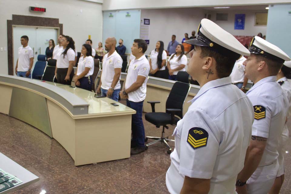 Escola do Legislativo qualifica alunos no curso de Marinheiro Fluvial