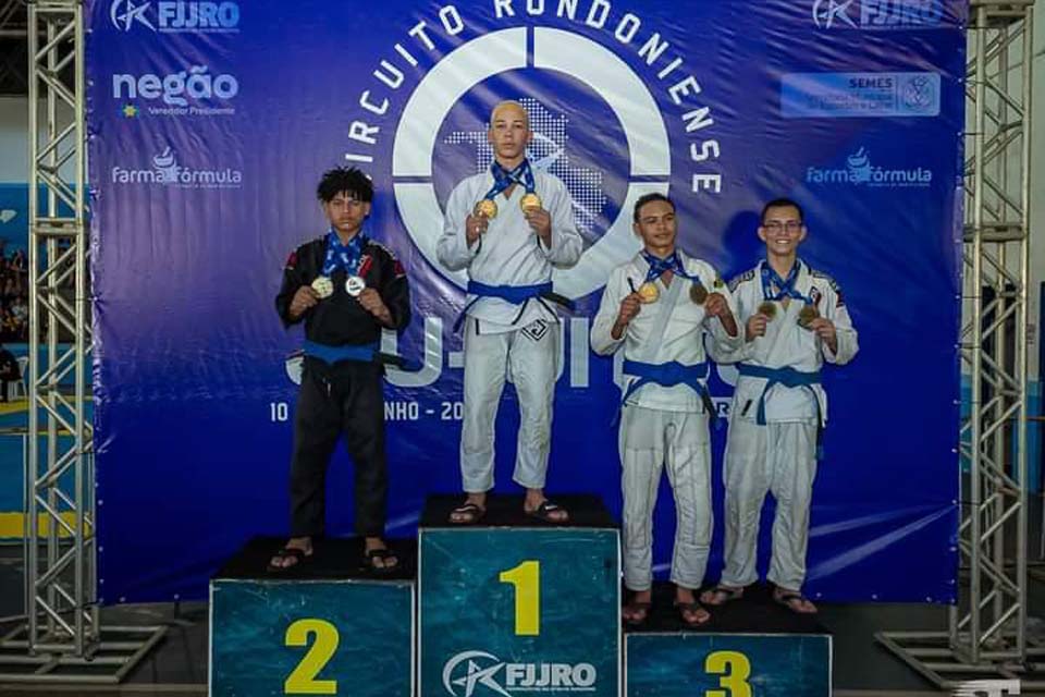 Yarley Luan Leandro Santos leva duas medalhas no campeonato estadual de Jiu-Jitsu em Ji-Paraná