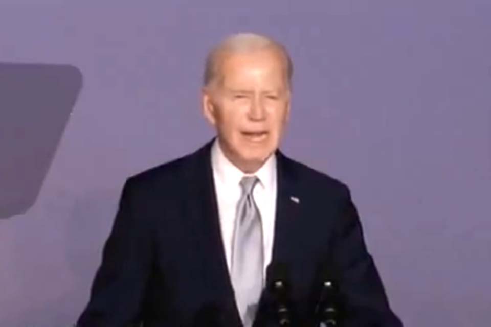 Joe Biden faz pronunciamento no Salão Oval na noite desta quarta-feira para explicar por que desistiu da reeleição