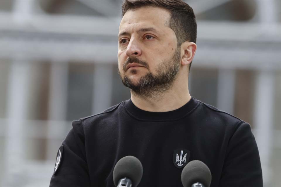 Zelensky exonera funcionários de serviços de recrutamento por corrupção