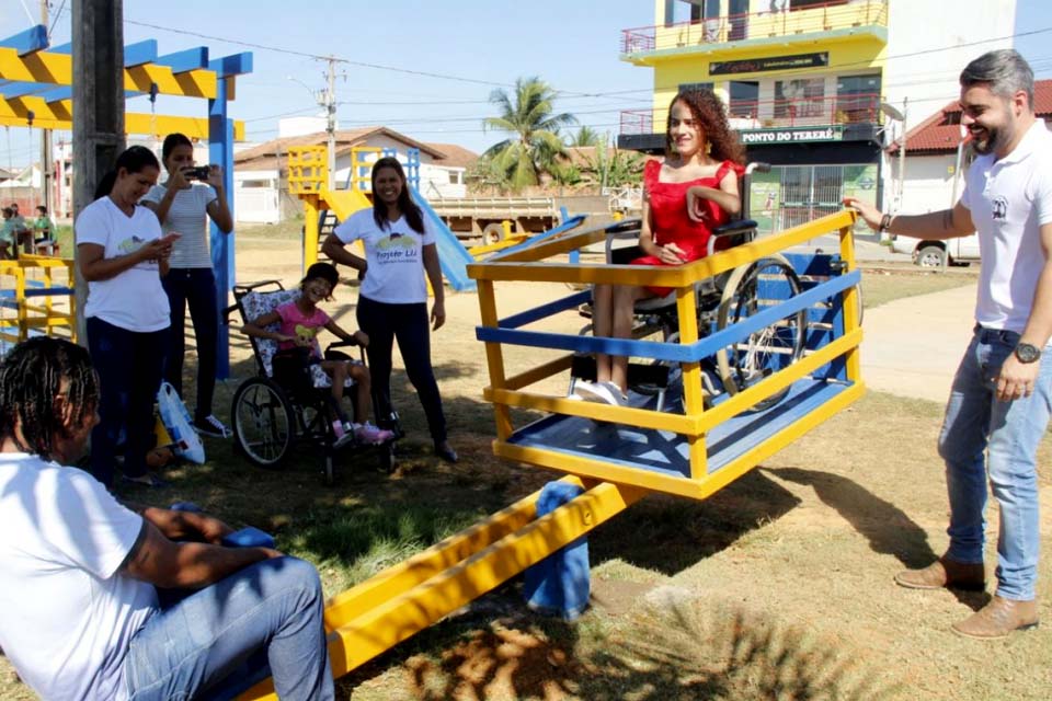 Município é o primeiro de Rondônia a ter brinquedos adaptados para crianças com deficiência, instalados em espaços públicos